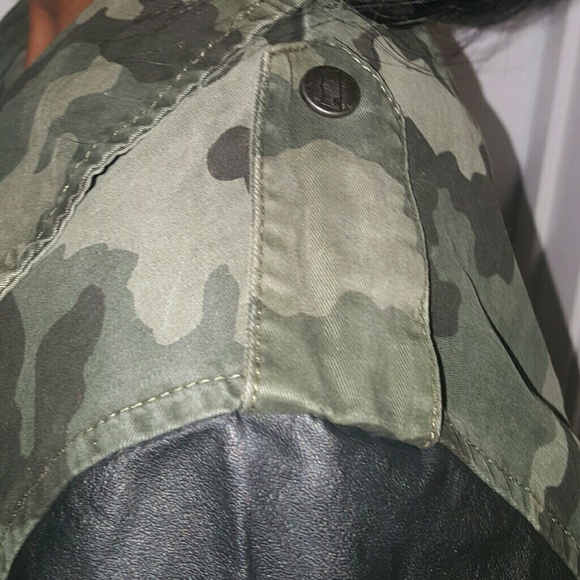 Levi's Cameo Jacket - Picture 3 of 8